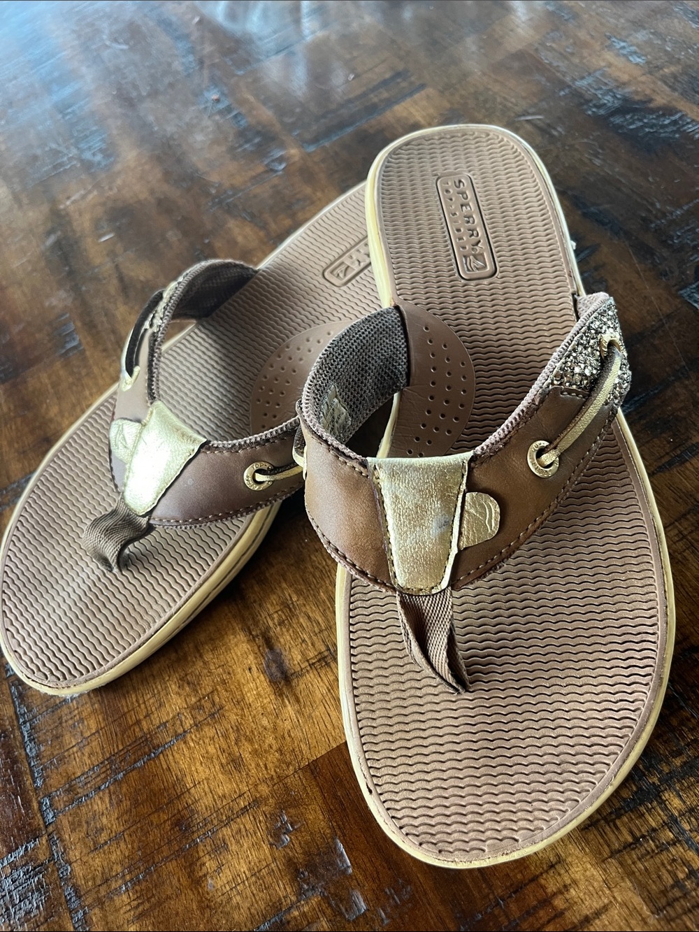 Sperry Women’s Brown and Gold Thong Sandals with Metallic Accents